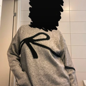 Stickad tröja  - Helt ny, osäker vart den är ifrån