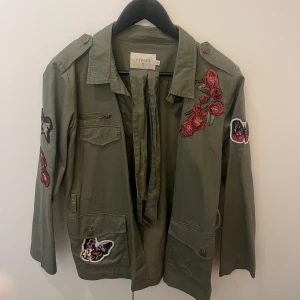 Jacka från cream  - Jättesnygg och unik !! Perfekt till hösten 