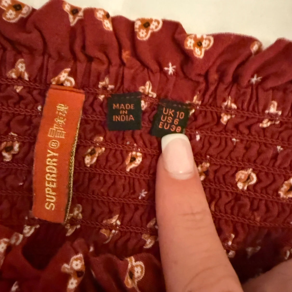 Röd och orange kortkjol från Superdry - 3