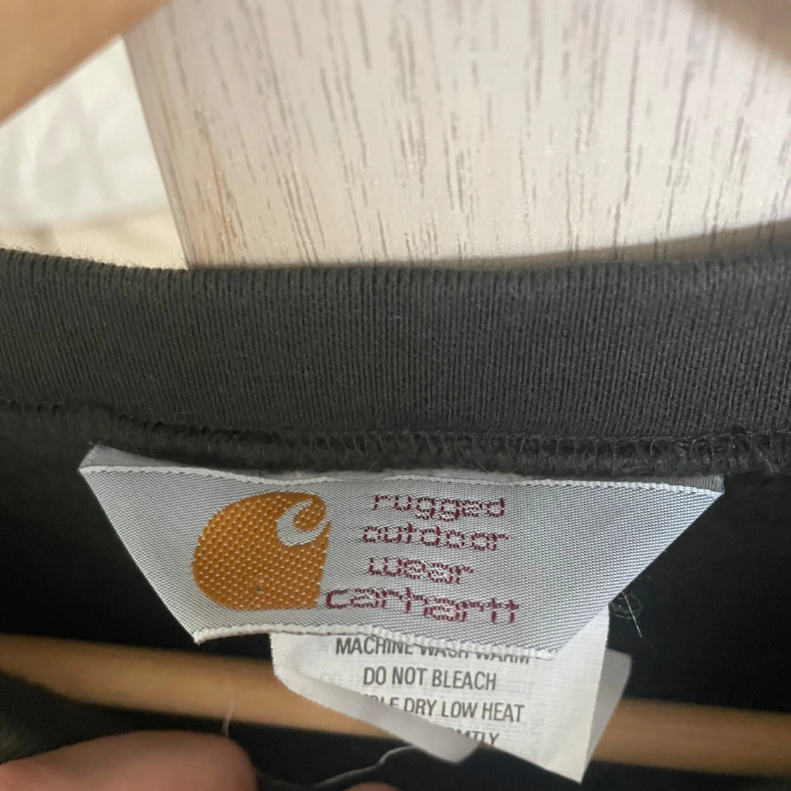 Mörkgrön sweatshirt från Carhartt - 1