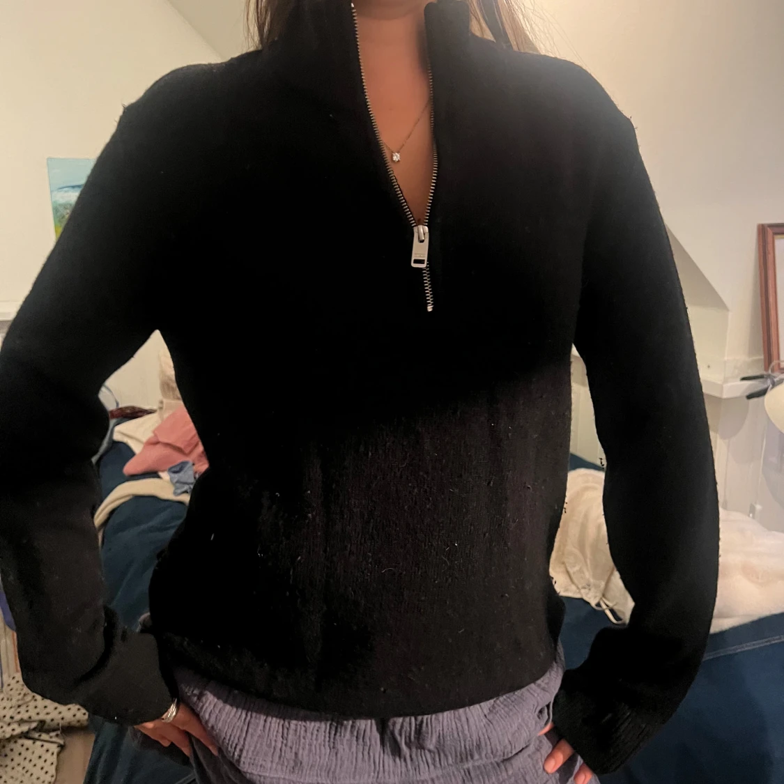 Svart stickad tröja med half zip