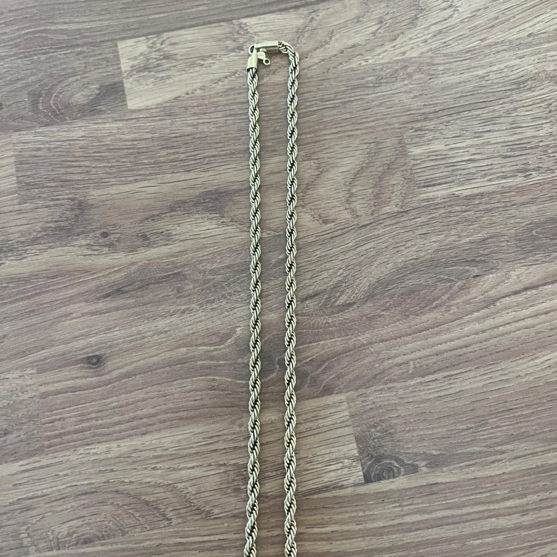 Guldigt tvinnat halsband - 1