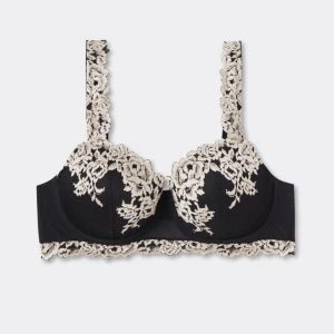 Intimissimi bh - Säljer denna bh:n från Intimissimi som är i modellen ”Sofia” pga att den inte kommer till användning💕 OBS: köparen står för frakten❤️