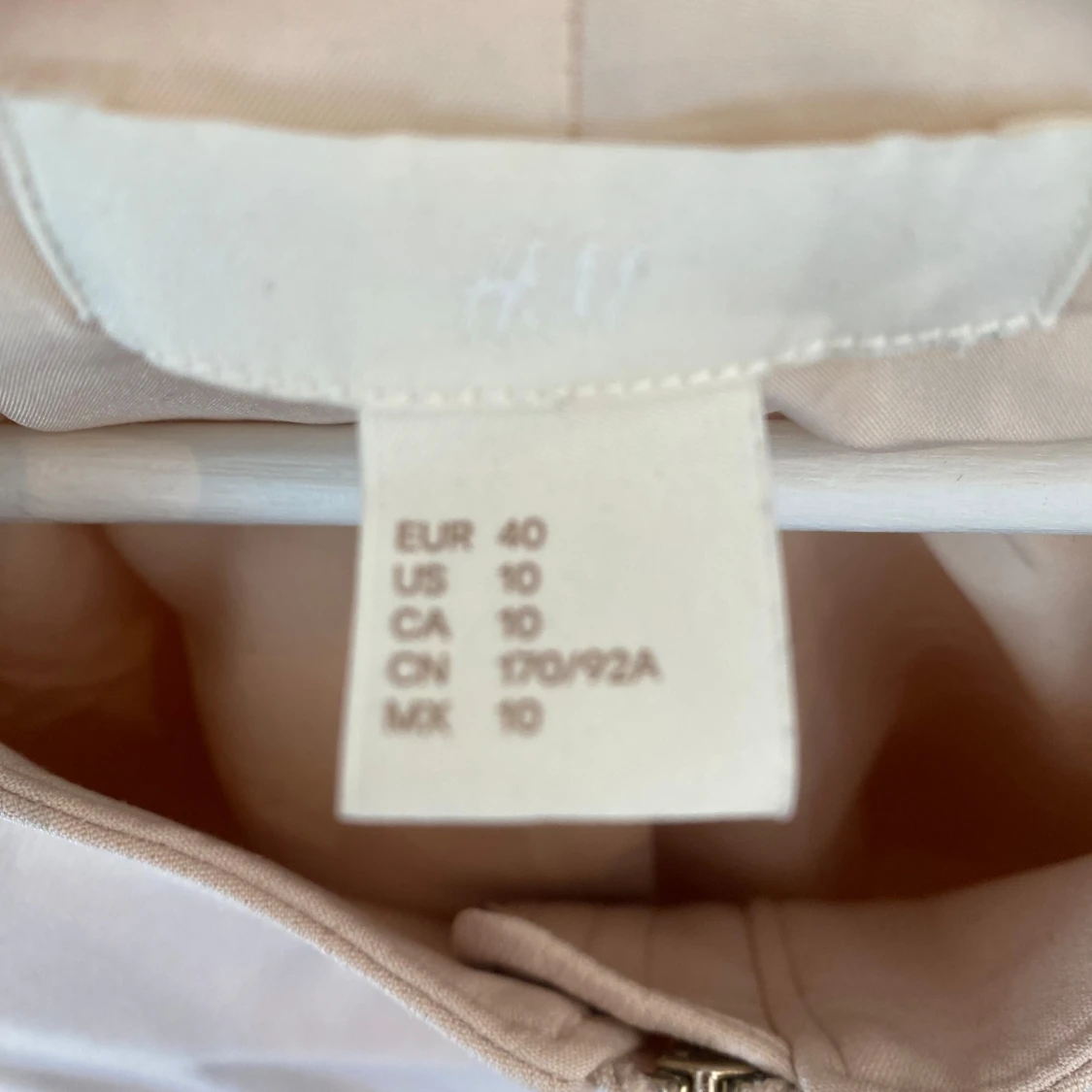 Beige kappa från H&M med dragkedja - 3