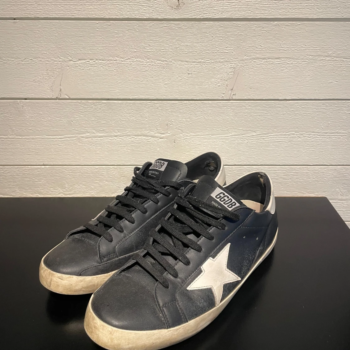 Svarta Golden Goose sneakers