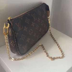 Väska - Skriv för frågor eller bilder, helt ny