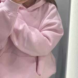 Rosa Gina Tricot Hoodie - Nyskick, inga defekter