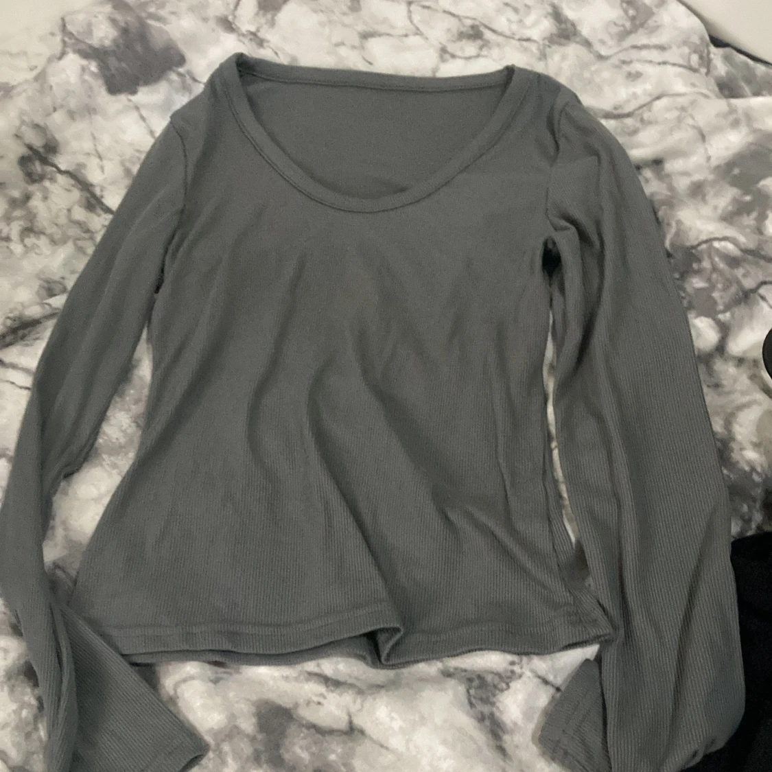 Grå ribbad långärmad tröja Dazy