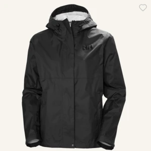 Helly Hansen regnjacka - Oanvänd regnjacka från Helly Hansen, nypris 800kr, säljs för 500kr