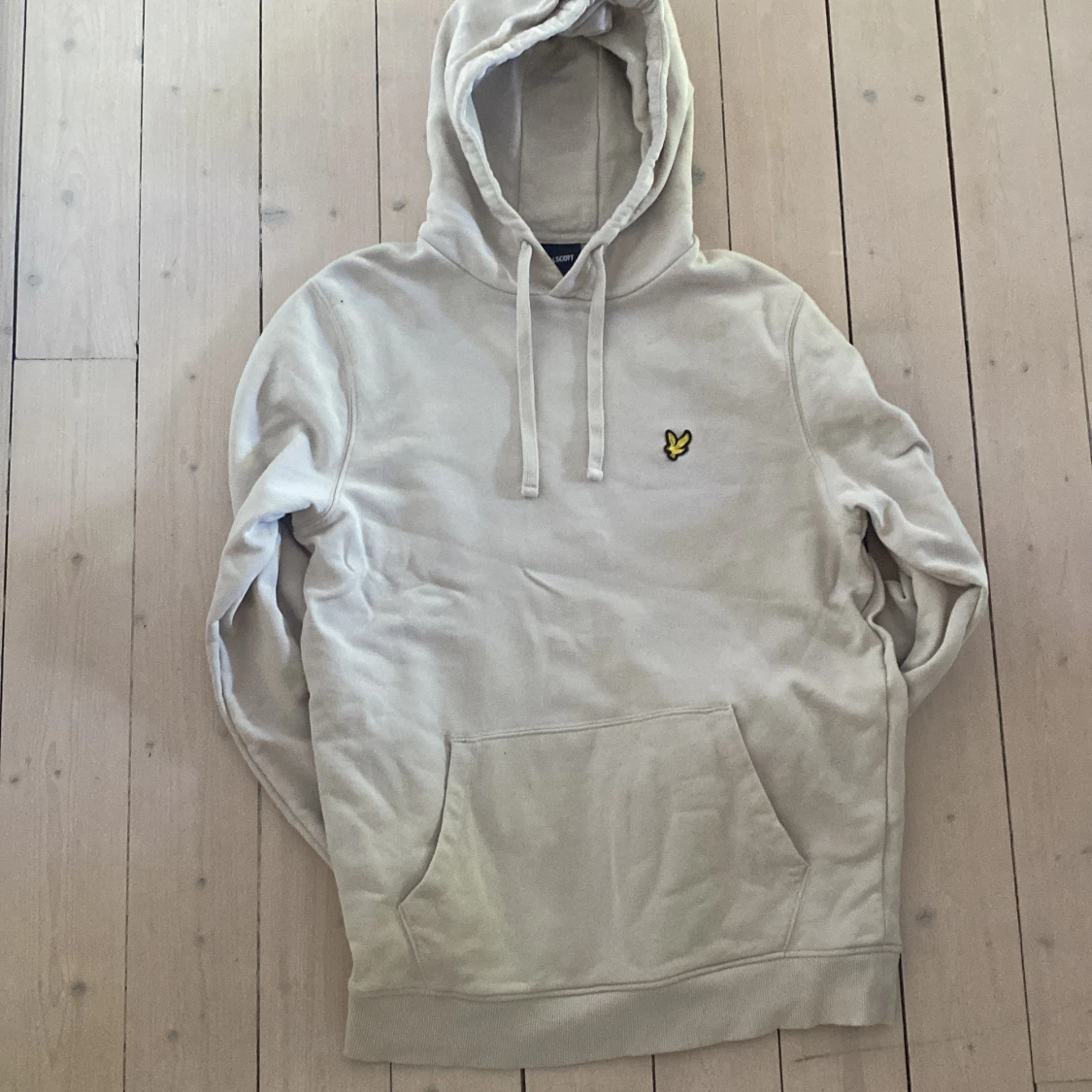Beige hoodie från Lyle & Scott