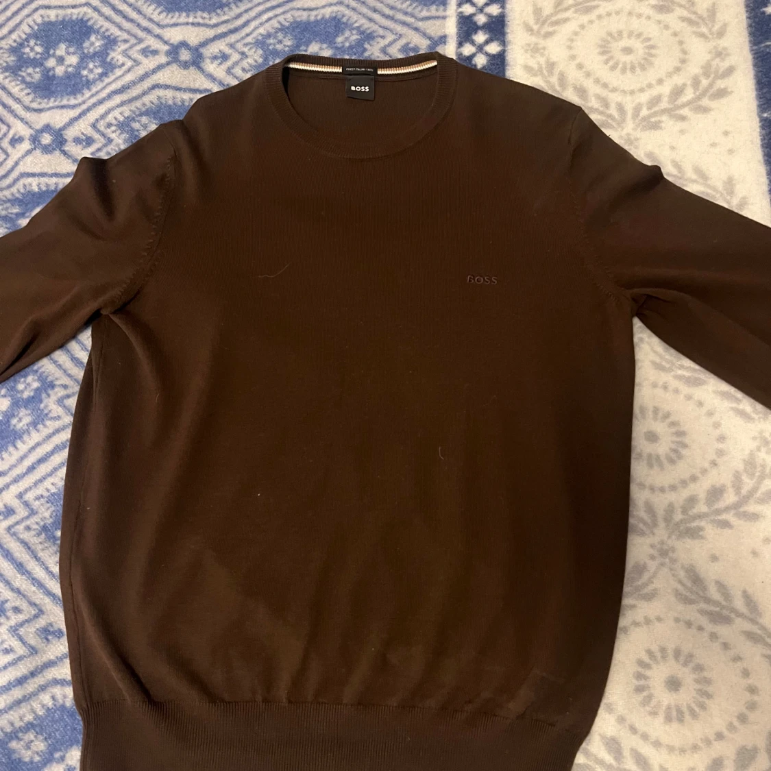 Brun tröja från BOSS