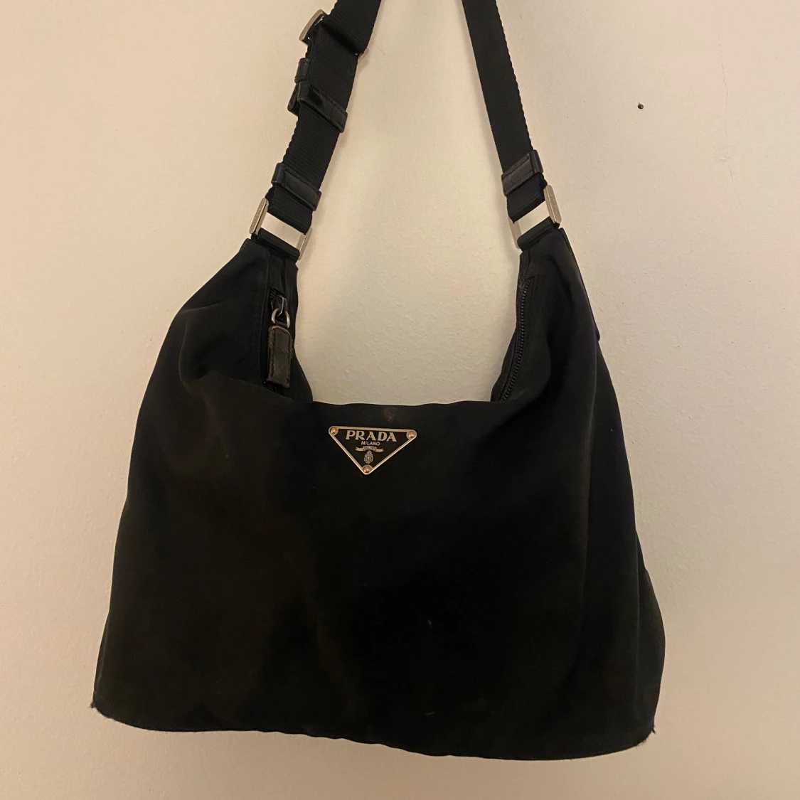 Svart vintage axelväska från Prada - 1