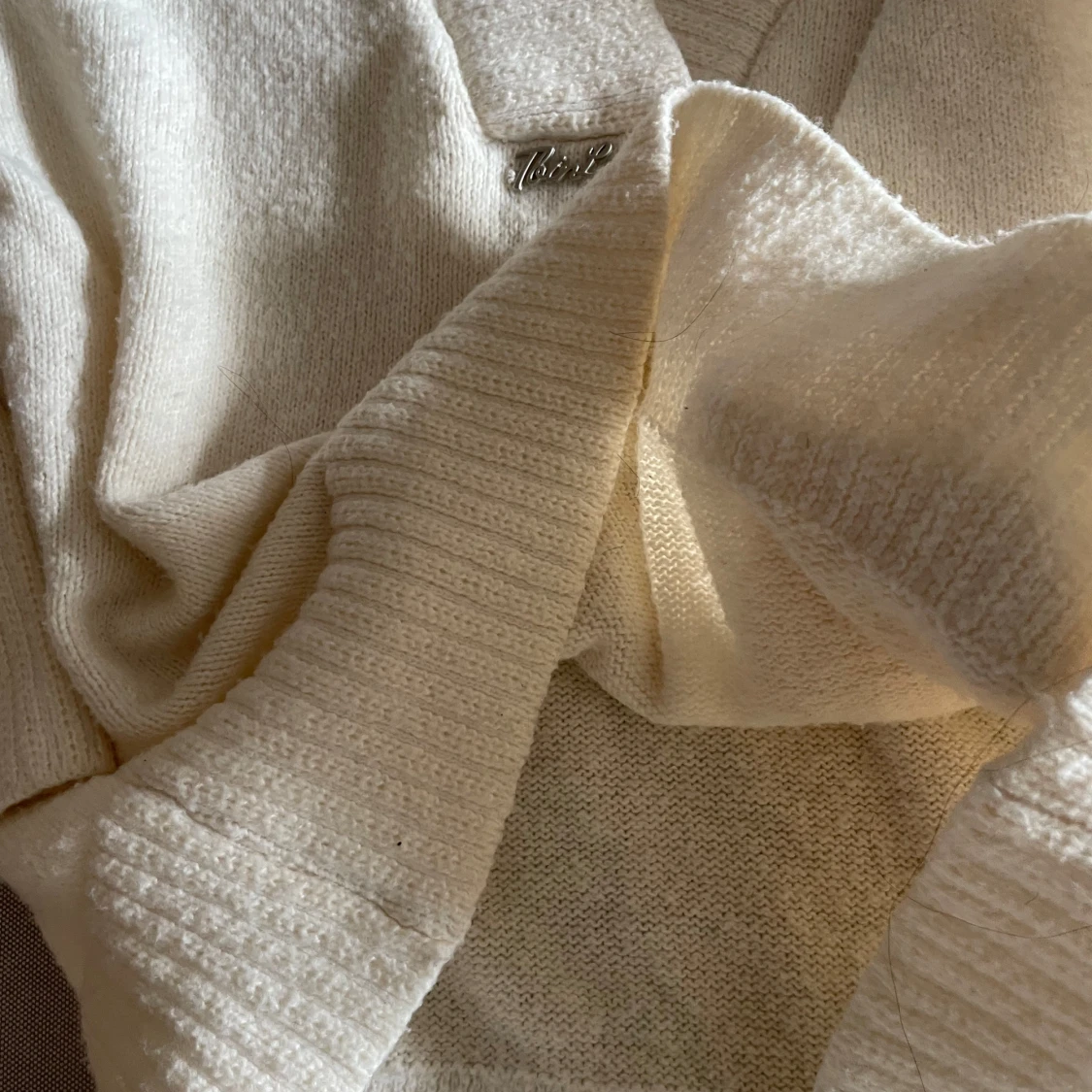 Vit stickad kofta från Twinlove - 4