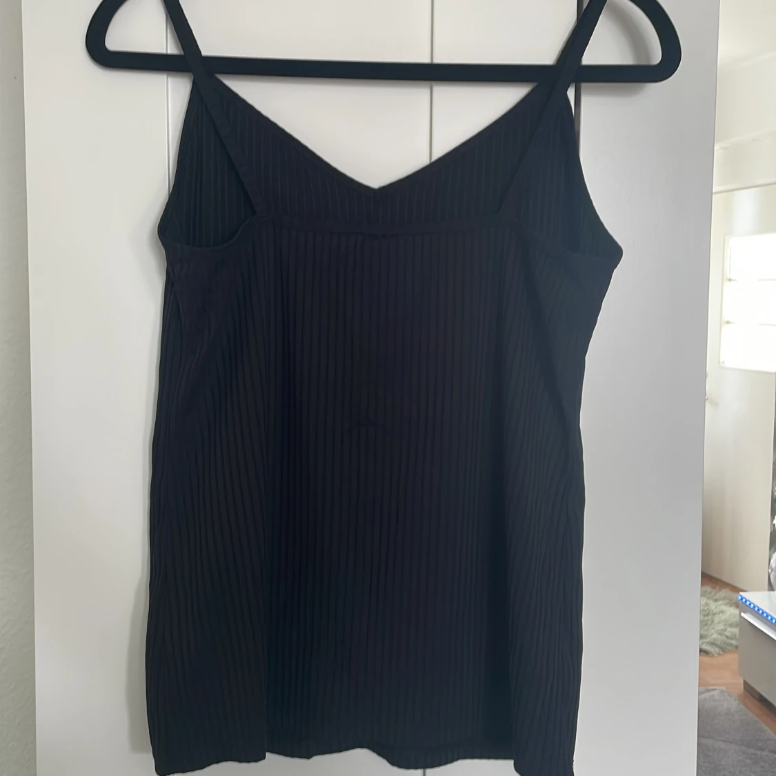 Svart ribbad linnetopp - 2