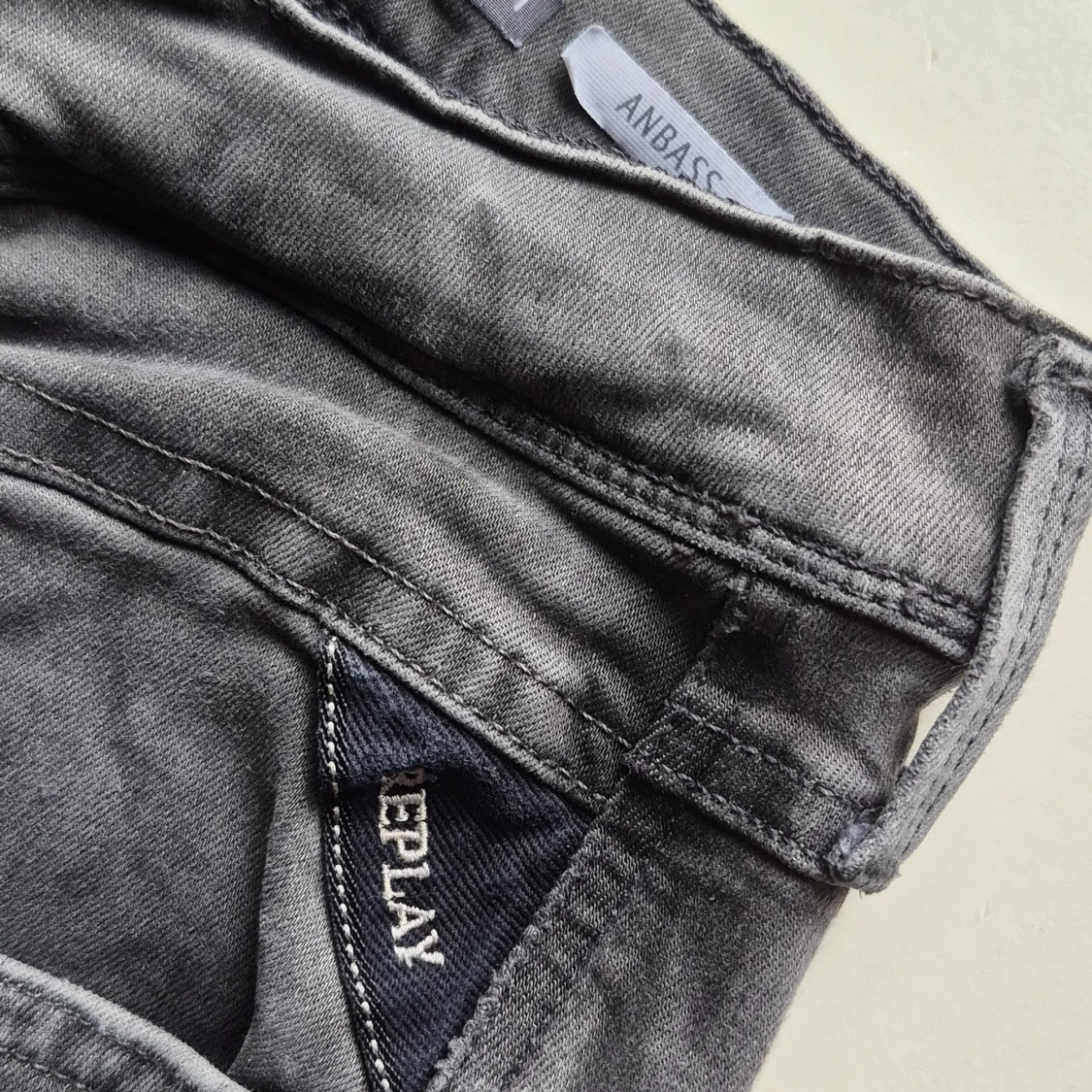 Grå jeansbyxor från Replay Anbass - 3