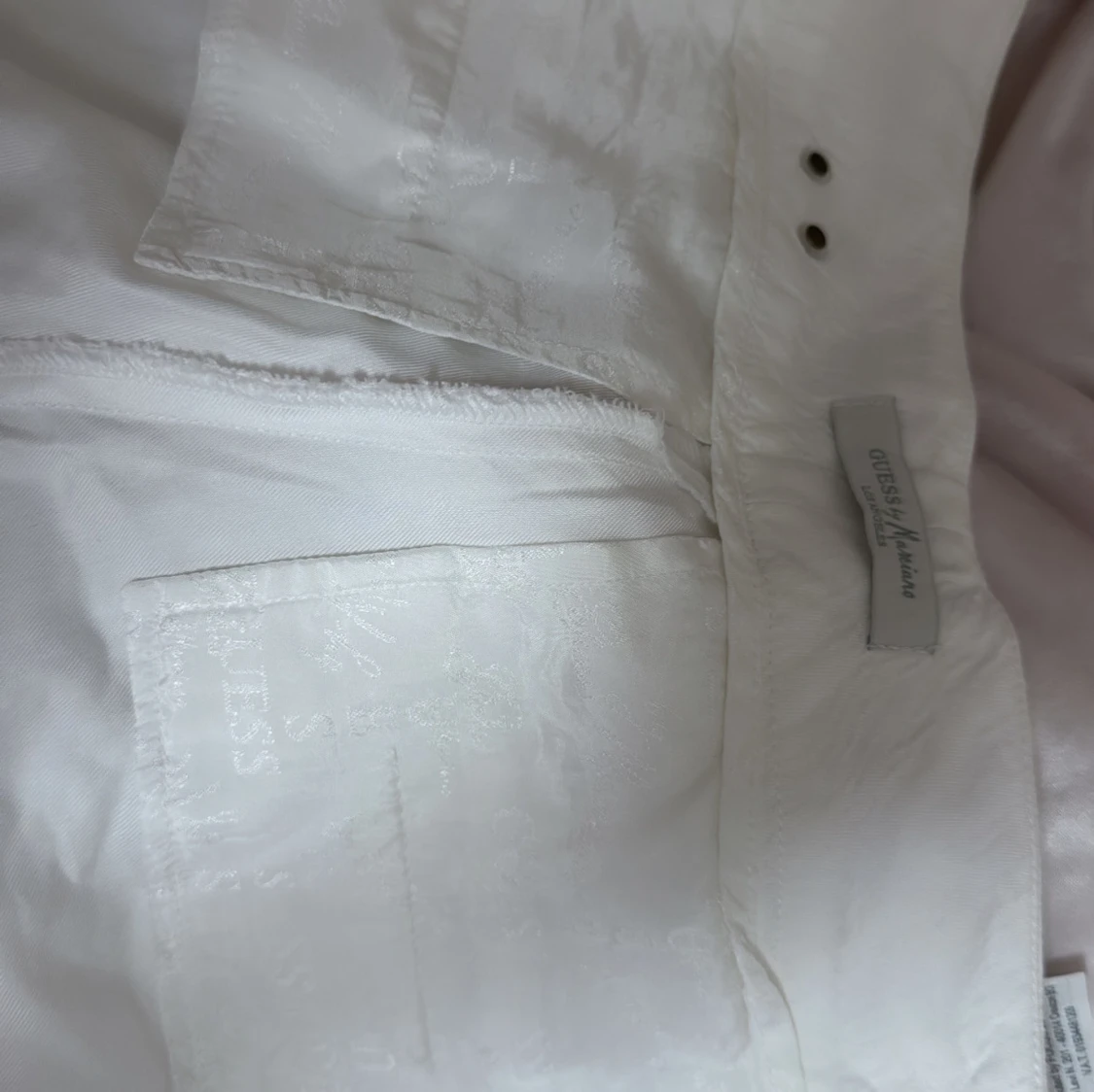 Vita shorts från Guess by Marciano - 1