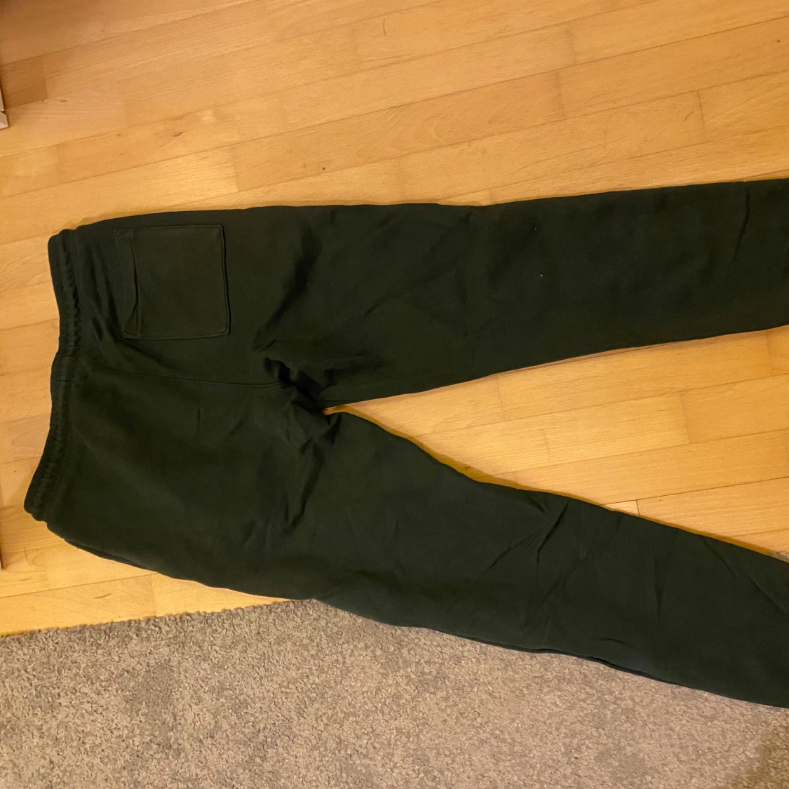 Mörkgröna mjukisbyxor Dressmann S - 1