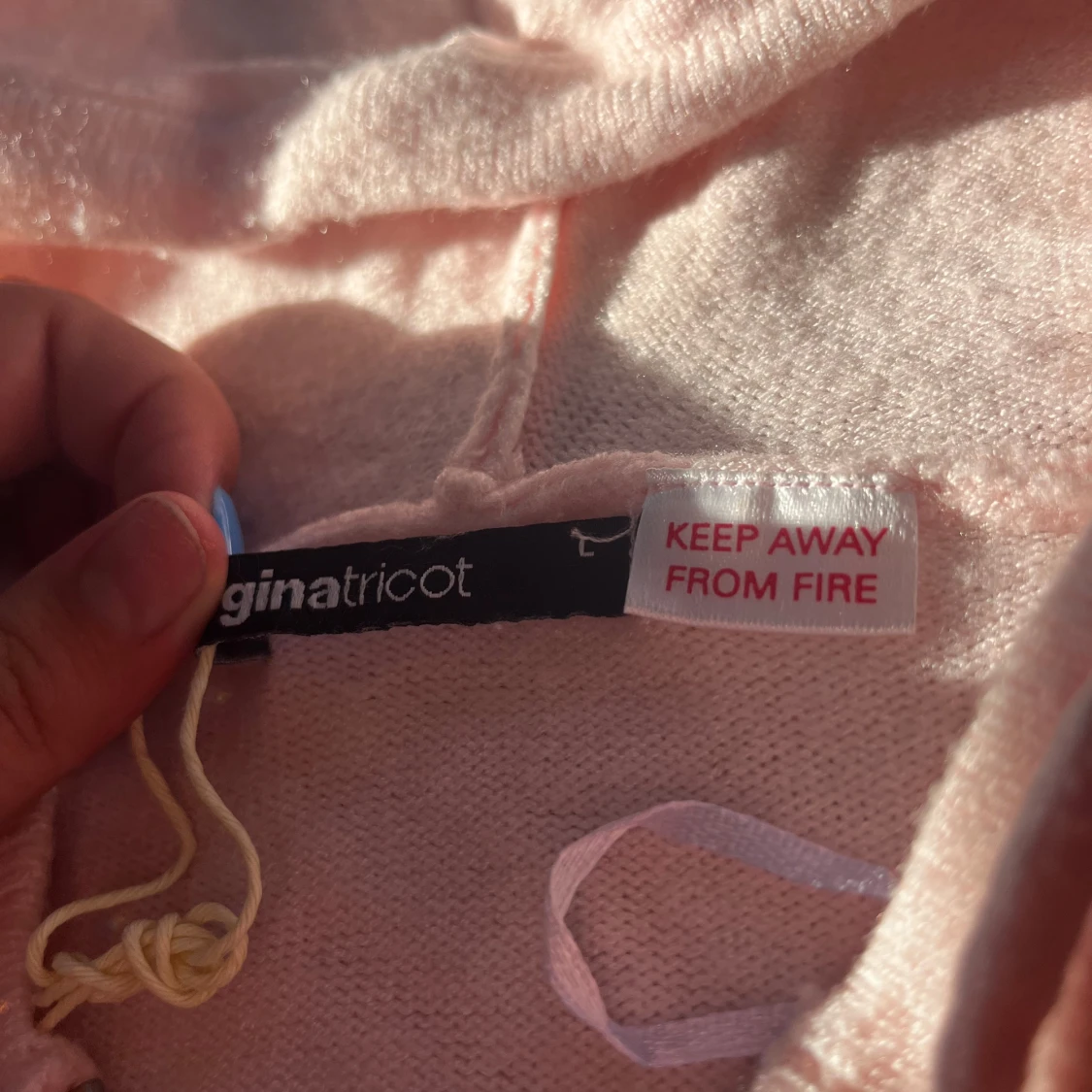 Ljusrosa hoodie från Gina Tricot - 1