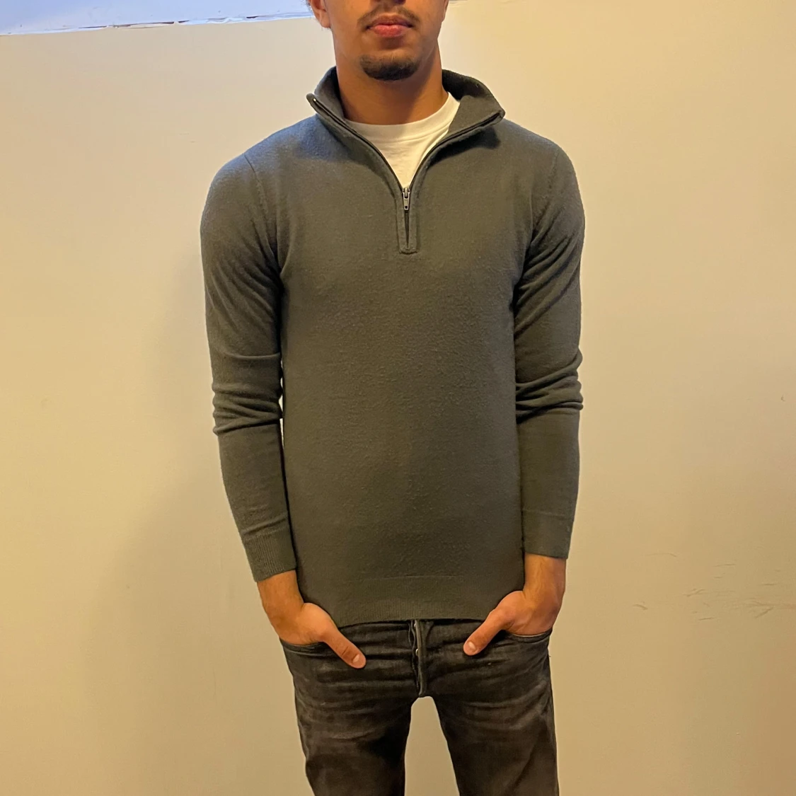 Grå half zip tröja från Manoukian