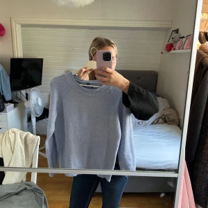 Ljusblå stickad tröja från Vero Moda - Stickad tröja från Vero Moda i storlek S