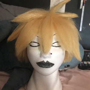 Kagamine Len peruk (crimpad och stylad) - Har aldrig tagit till ett konvent | kontakta för mer bilder | kontakta innan du köper 