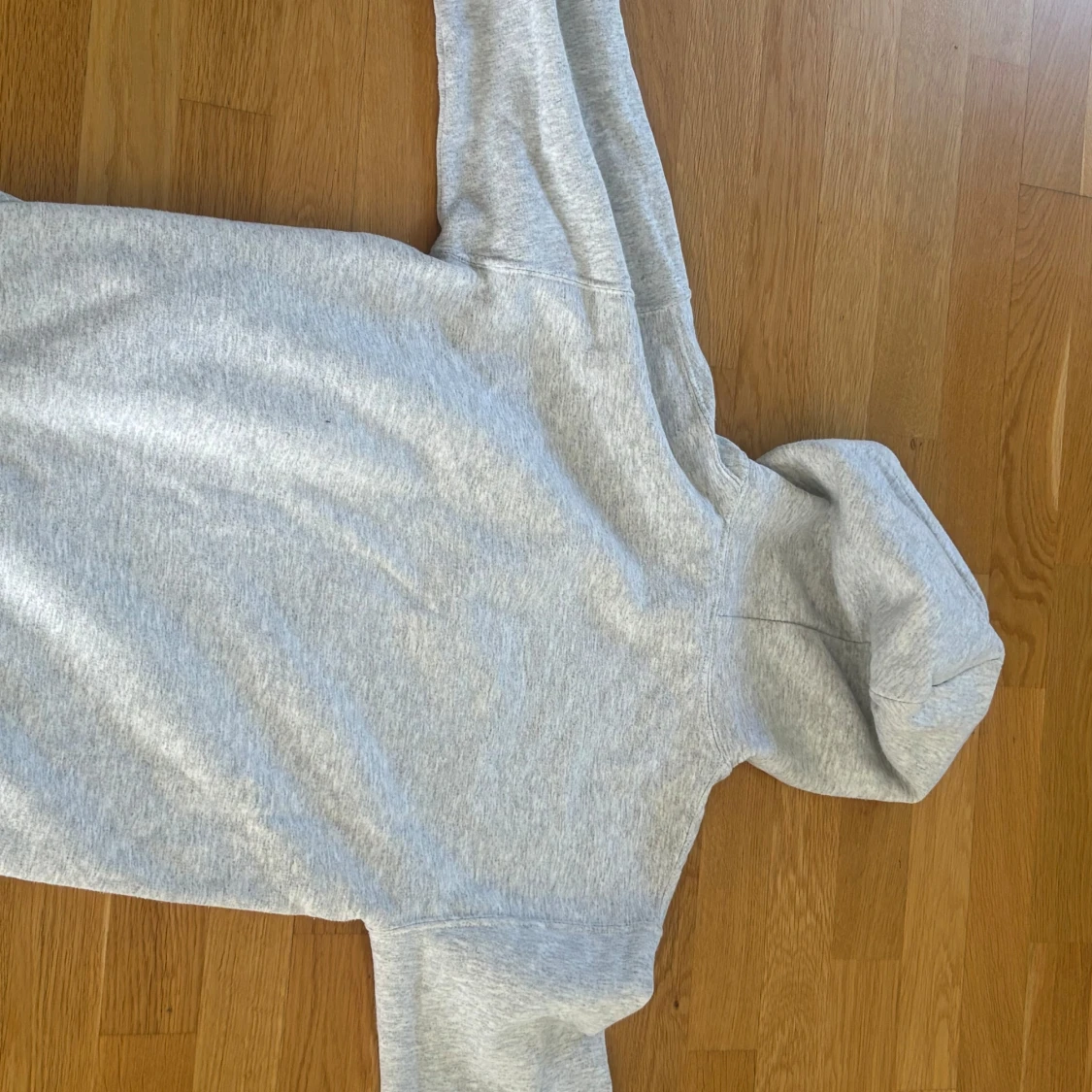 Grå hoodie från SCNDIclothing - 2