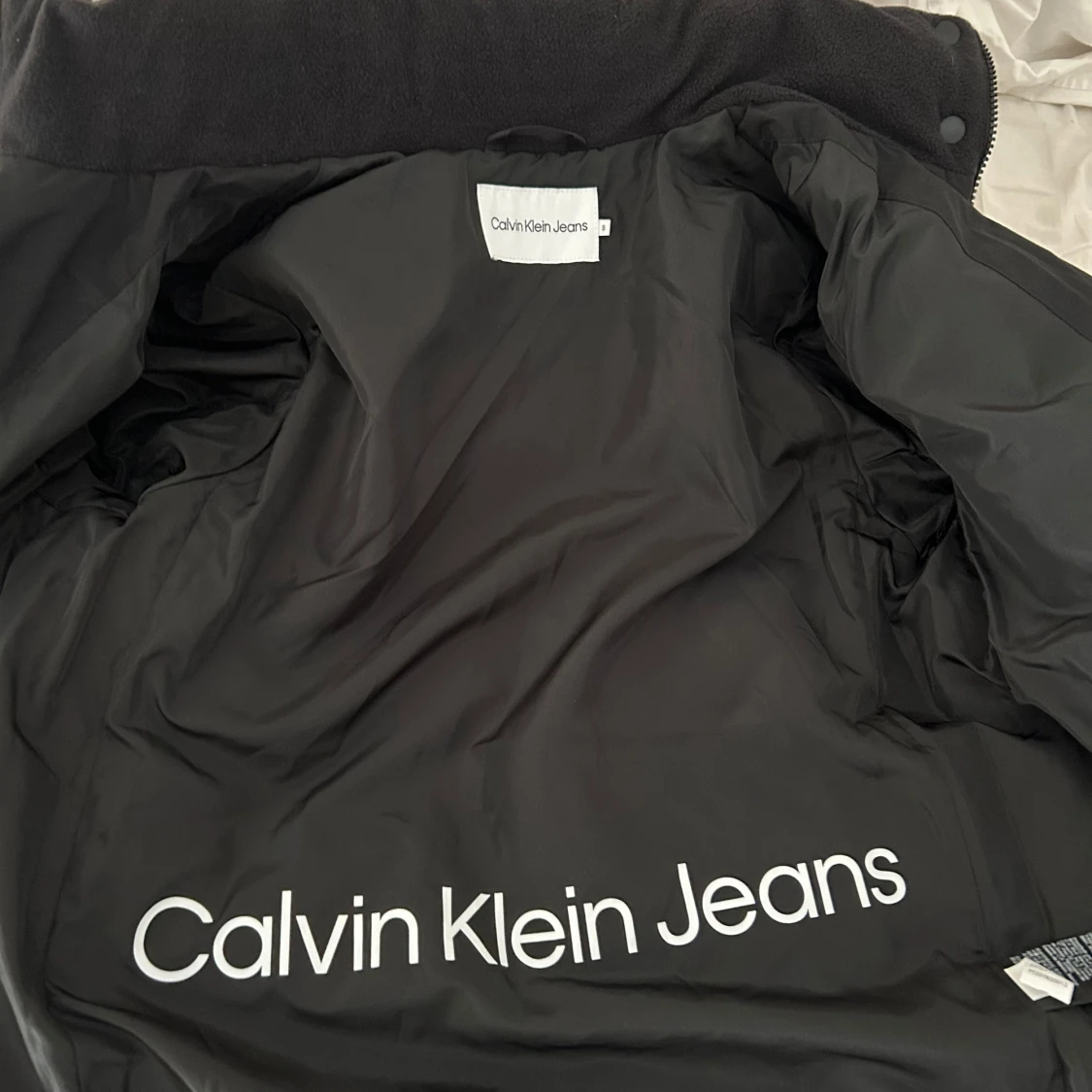 Svart vinterjacka från Calvin Klein  - 1