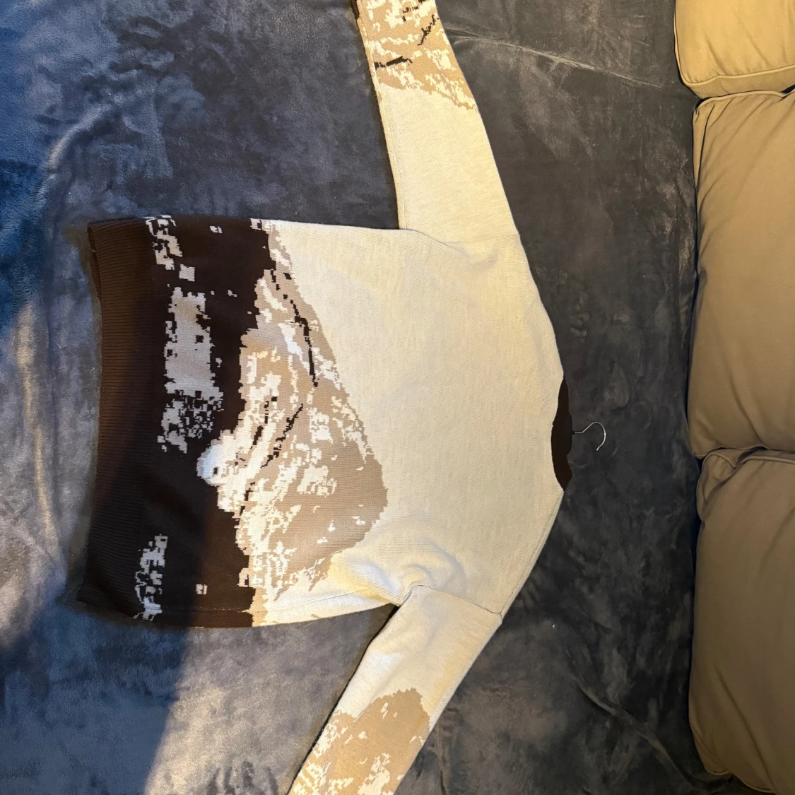 Beige och brun stickad tröja med mönster - 3