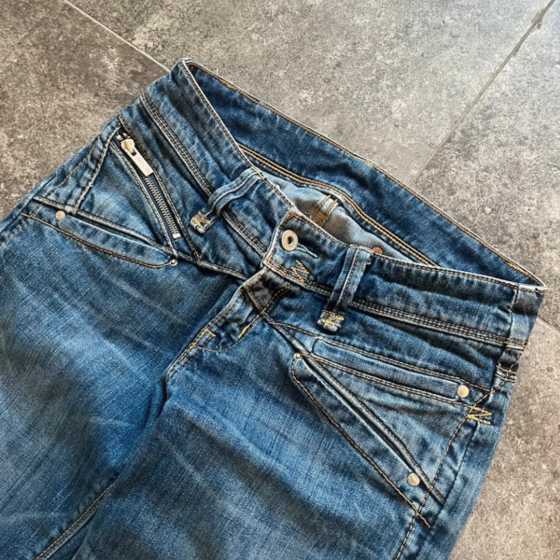 Vintage Bootcut Levi’s Jeans - 1