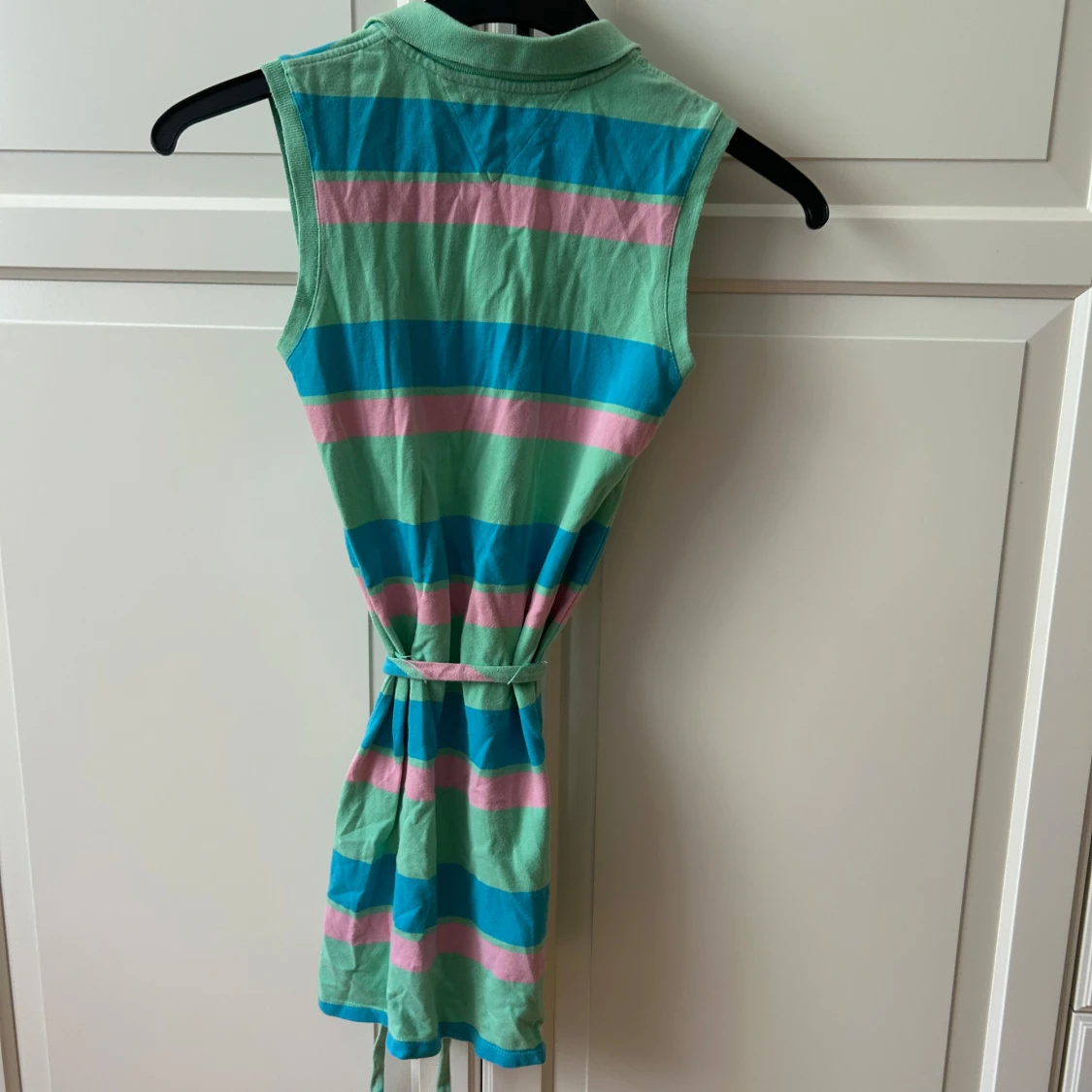 Randig ärmlös klänning från Tommy Hilfiger - 4