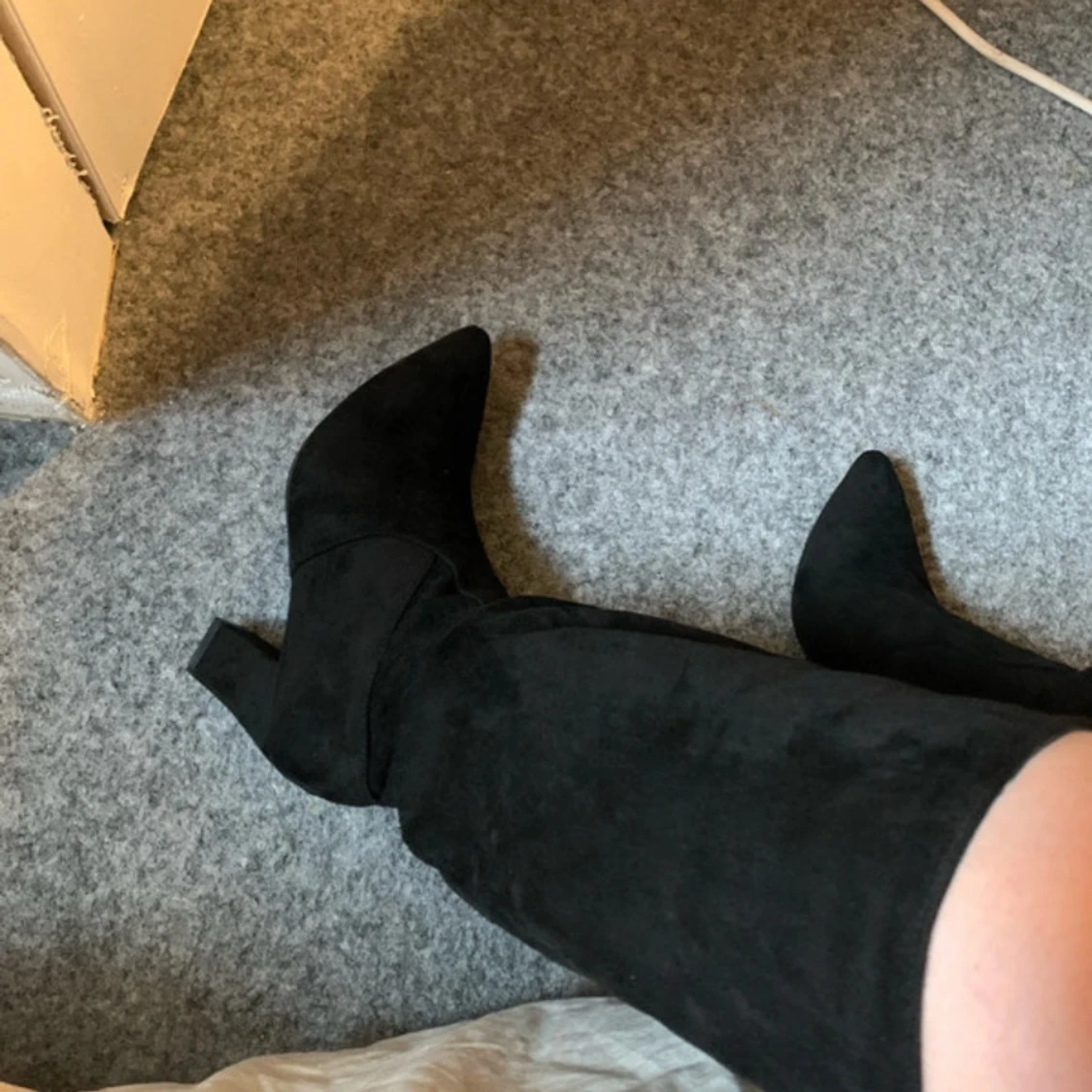 Svarta höga stövlar med klack - 1