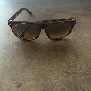 RayBan boyfriend - Snygga RayBan boyfriend solglasögon i leopard mönster • Ny skick • Skriv om du har några funderingar 😊