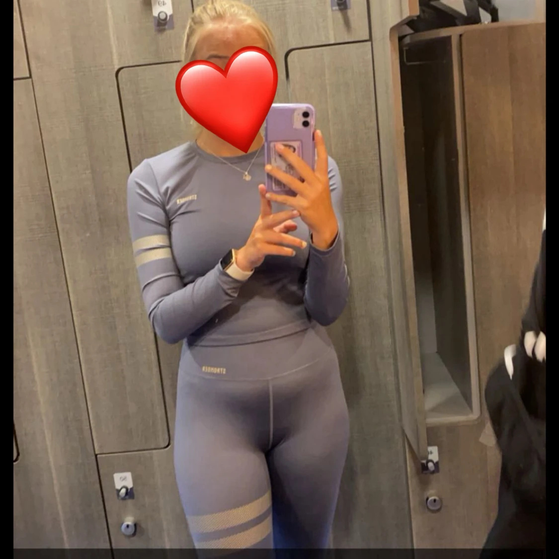 Grått träningsset från Stronger