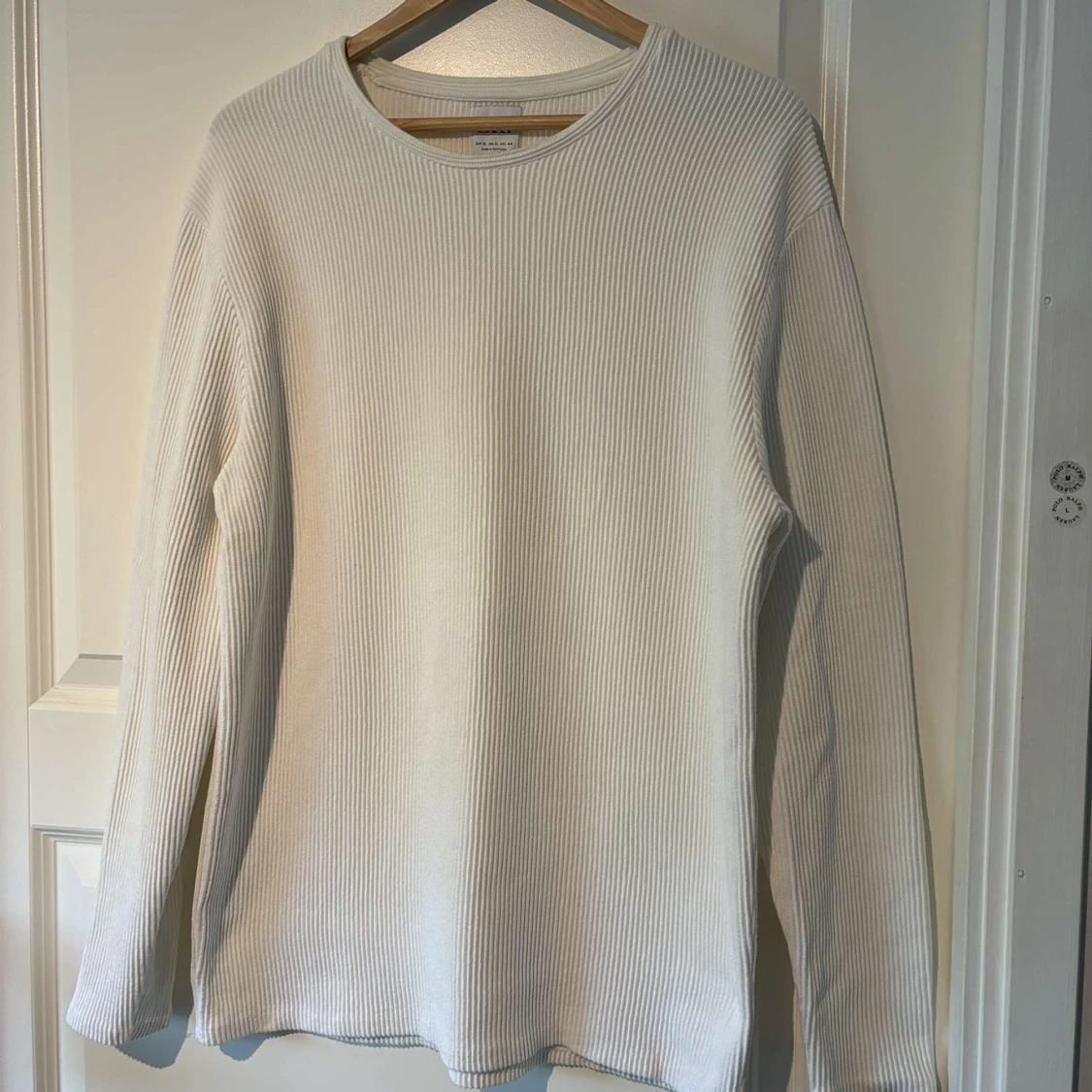 Vit ribbad långärmad tröja från Zara