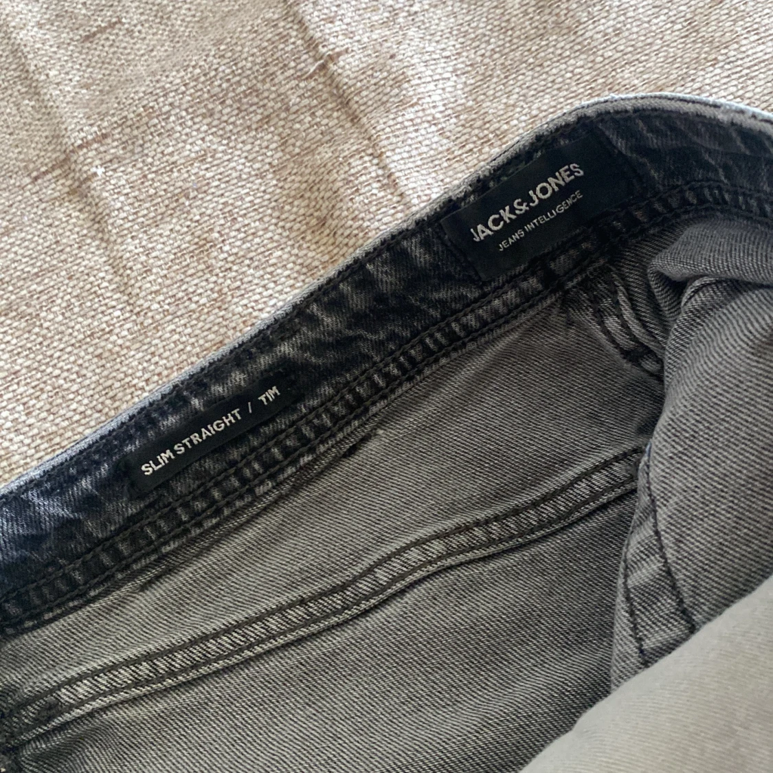 Svarta slim-straight jeans från Jack & Jones - 3