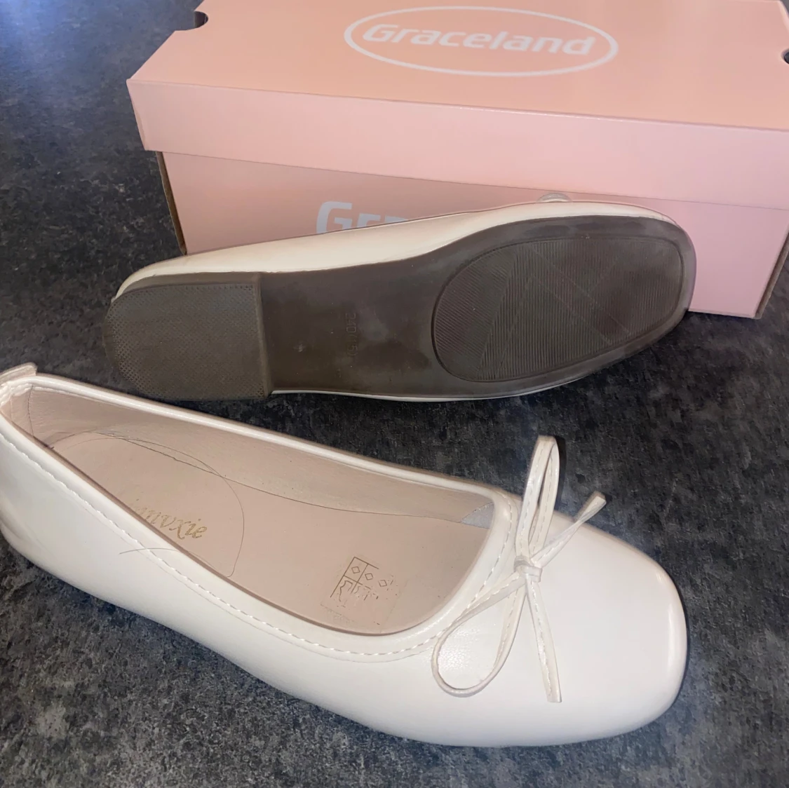 Vita ballerinaskor  - 1