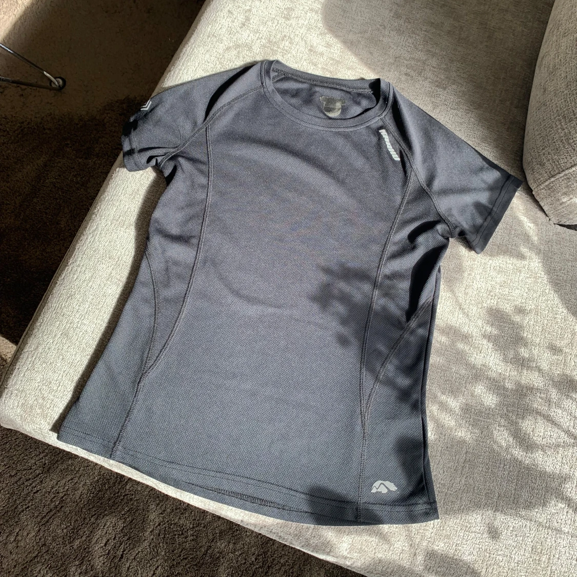 Svart träningst-shirt från Karhd - 1