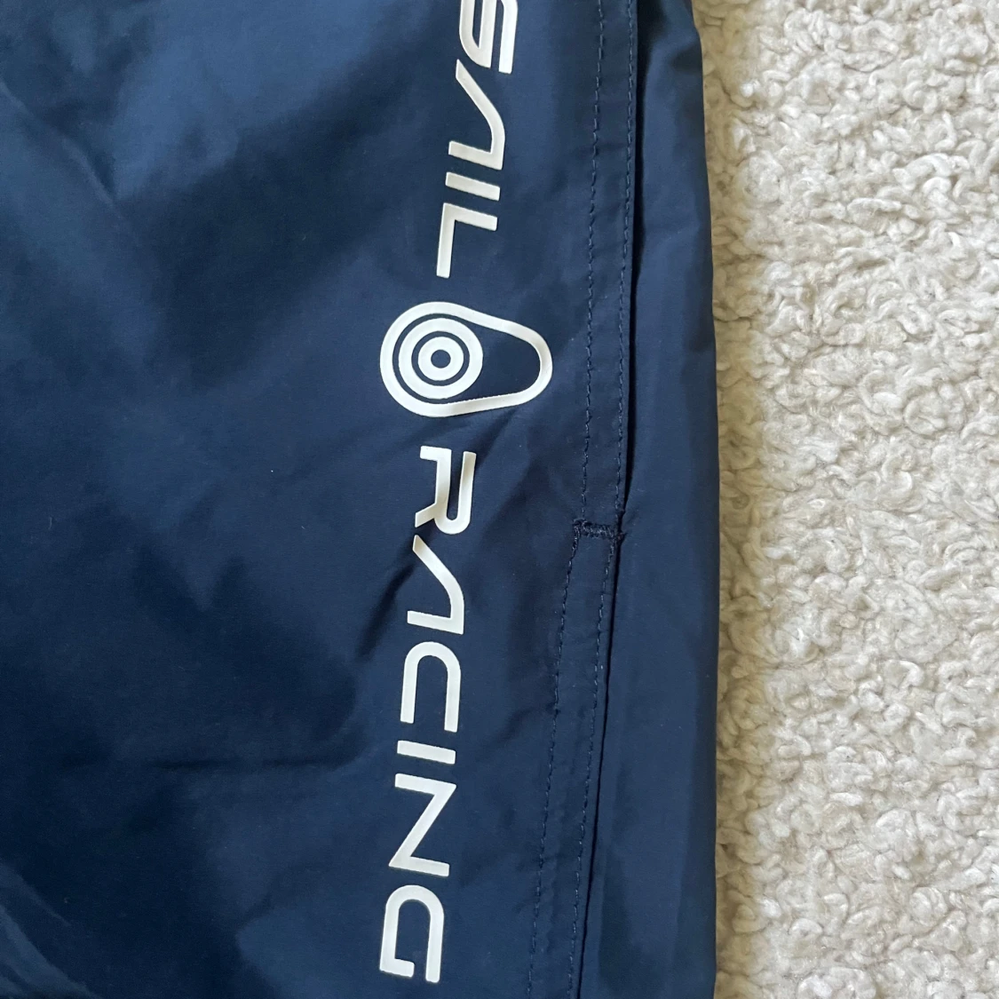 Marinblå badshorts från Sail Racing - 4