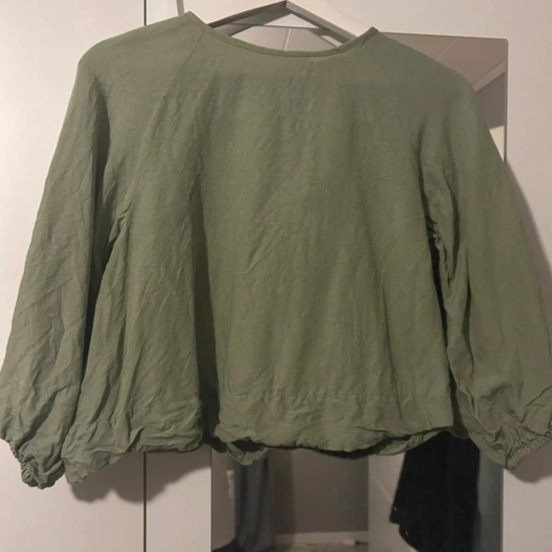 Ljusgrön croppad blus - 1