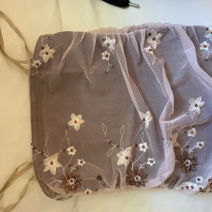 Helt ny linne från Vila - Jättefint nytt linne från Vila storlek S, jättefin till sommaren!💕pris kan såklart diskuteras 