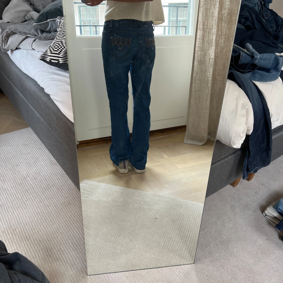 Blå jeansbyxor från l.e.i. Chelsea Laurise - 2