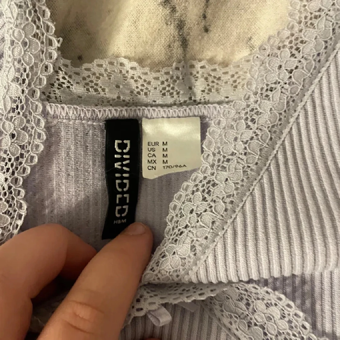 Ljuslila ribbad klänning från H&M Divided - 3