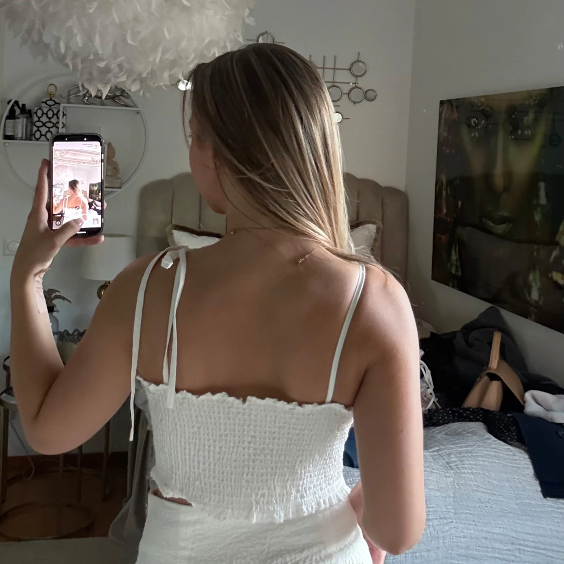 Vit croppad linnetopp med volangdetaljer - 3