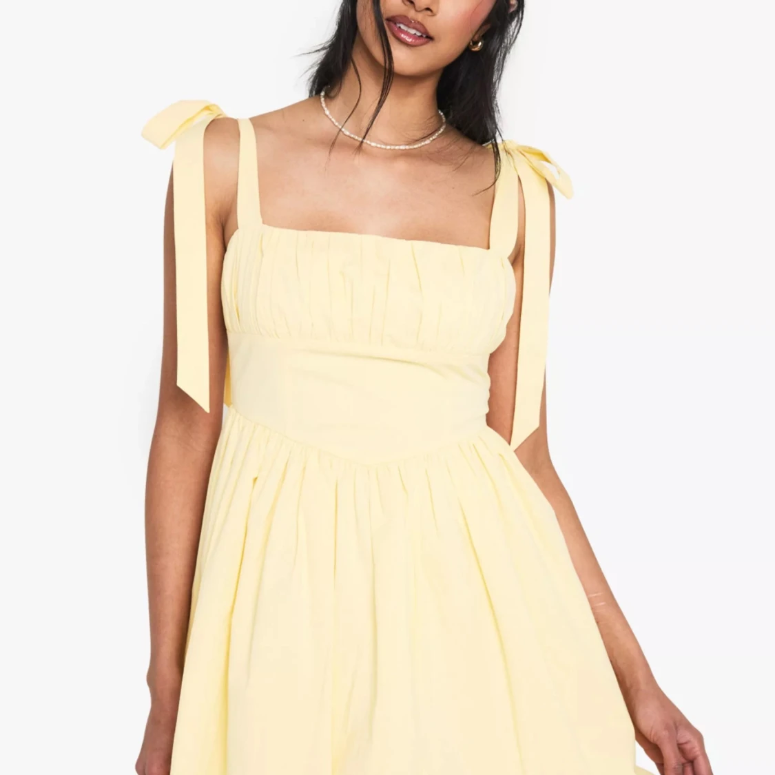 Gul klänning  - 1