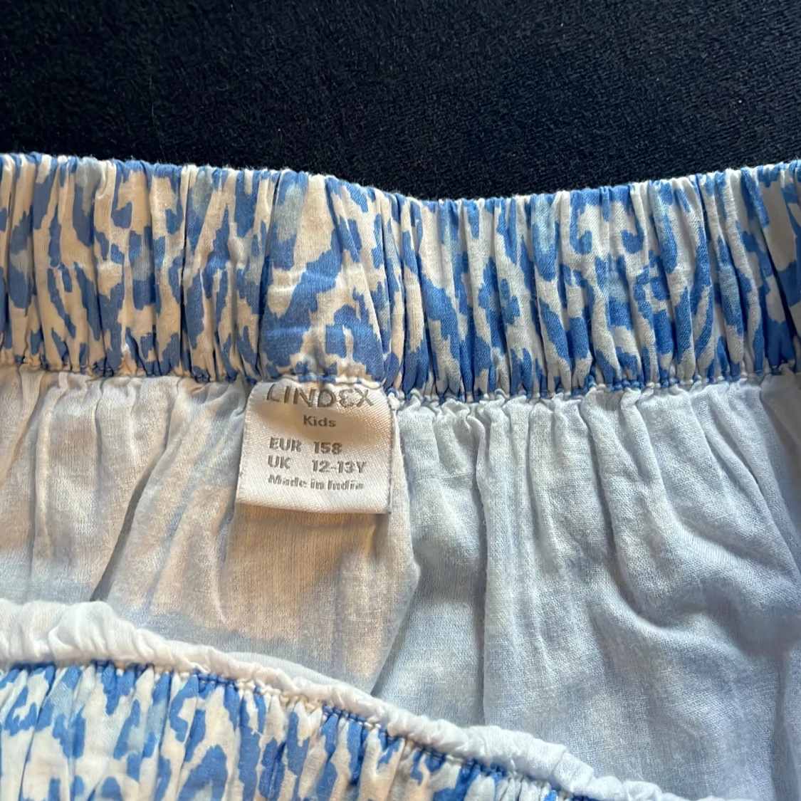 Blåvit mönstrad långkjol från Lindex - 3