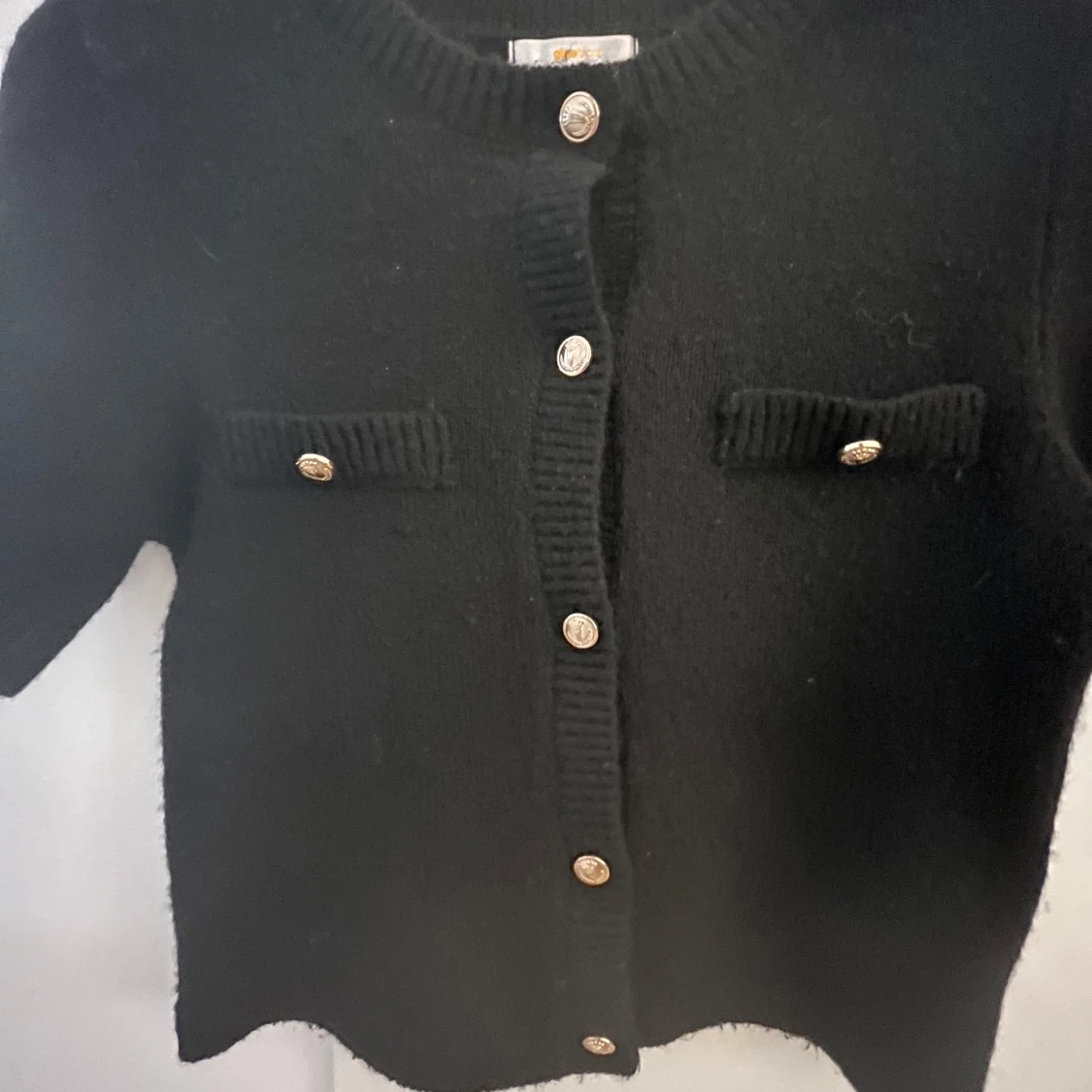 Svart stickad kofta från Gina Tricot - 2