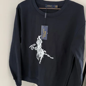 Ralph Lauren Tröja - Oanvänd liten i storlek L