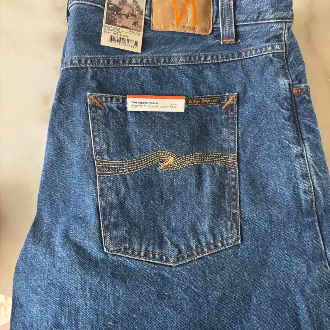 Blå jeansbyxor från Nudie Jeans