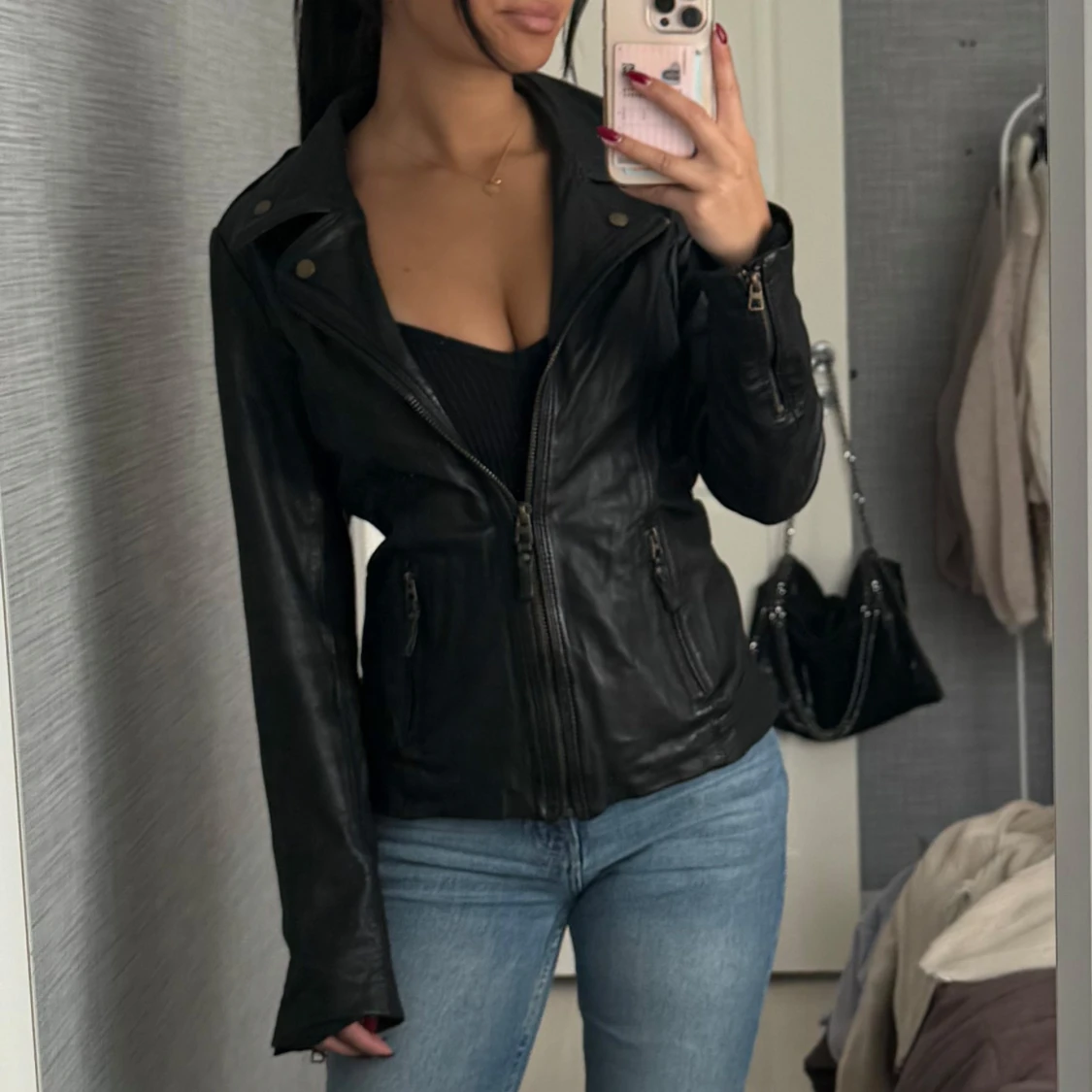 Svart skinnjacka med dragkedja - 2