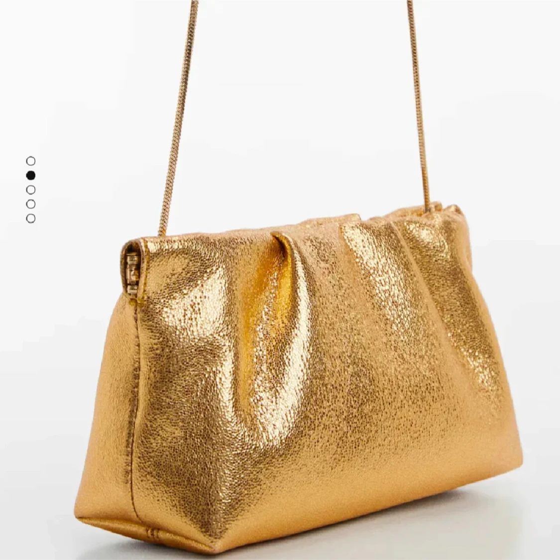 Guldig clutch från mango